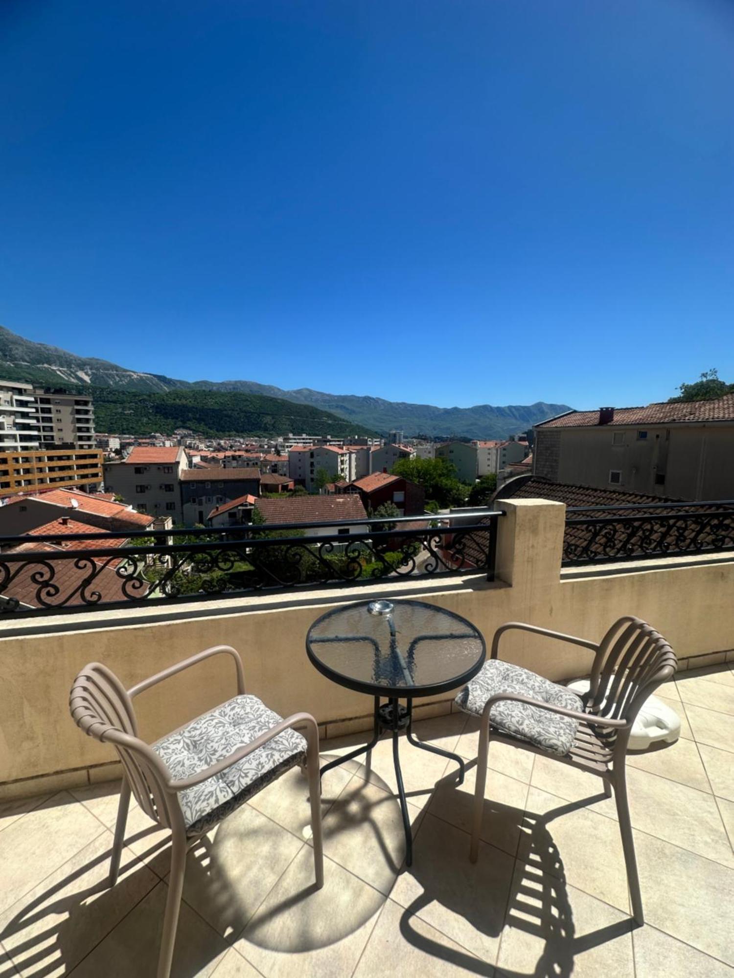 Apartments Manojlovic بودفا المظهر الخارجي الصورة